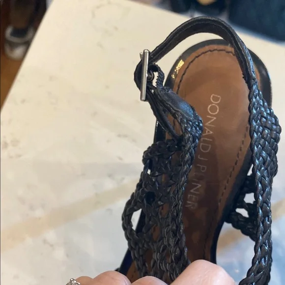 ⚡️3 for $15⚡️ bundle of Donald J. Pliner Black and Gold Heels size 5-Preloved - Picture 2 of 16